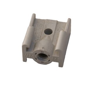 Montage oog m8 (zit tussen beugel en muurplaat)