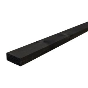 Planken geschaafd 21 x 58 x 3000mm eerst geïmpregneerd daarna zwart gespoten rondom 2 keer ral 9005